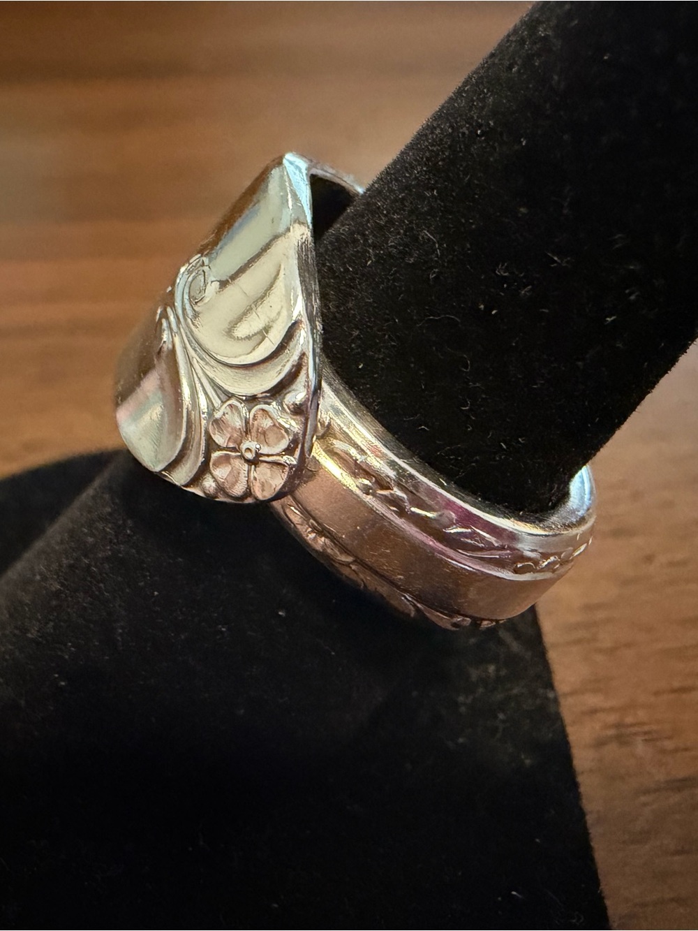 D Engraved Spoon Ring - Picture 4 of 11